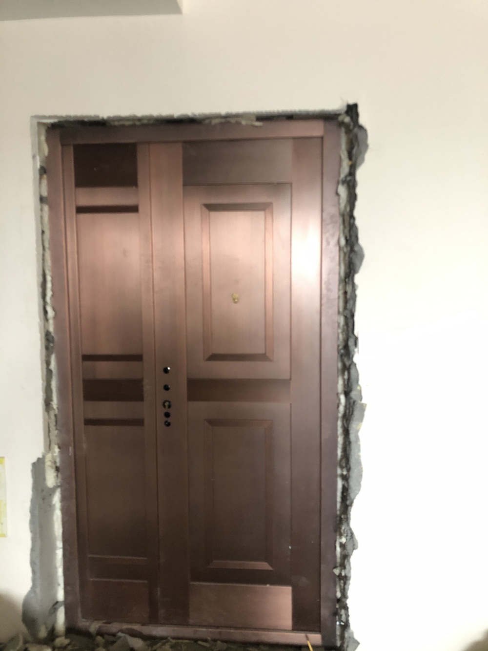 2020恒大集團(tuán)別墅銅門安裝現(xiàn)場(chǎng)